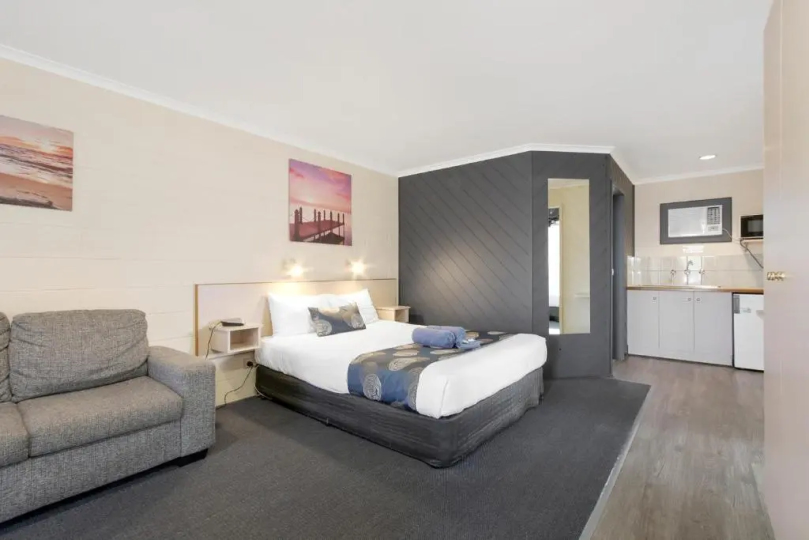 Cunningham Shore Motel