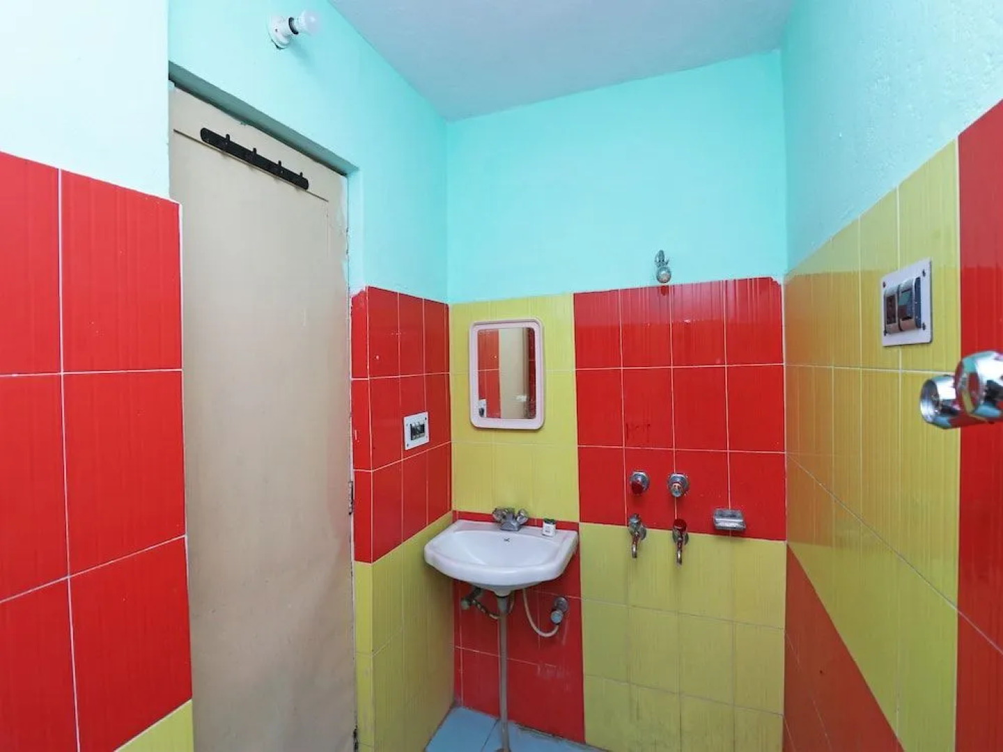 Oyo 44250 New Hotel Shivlok