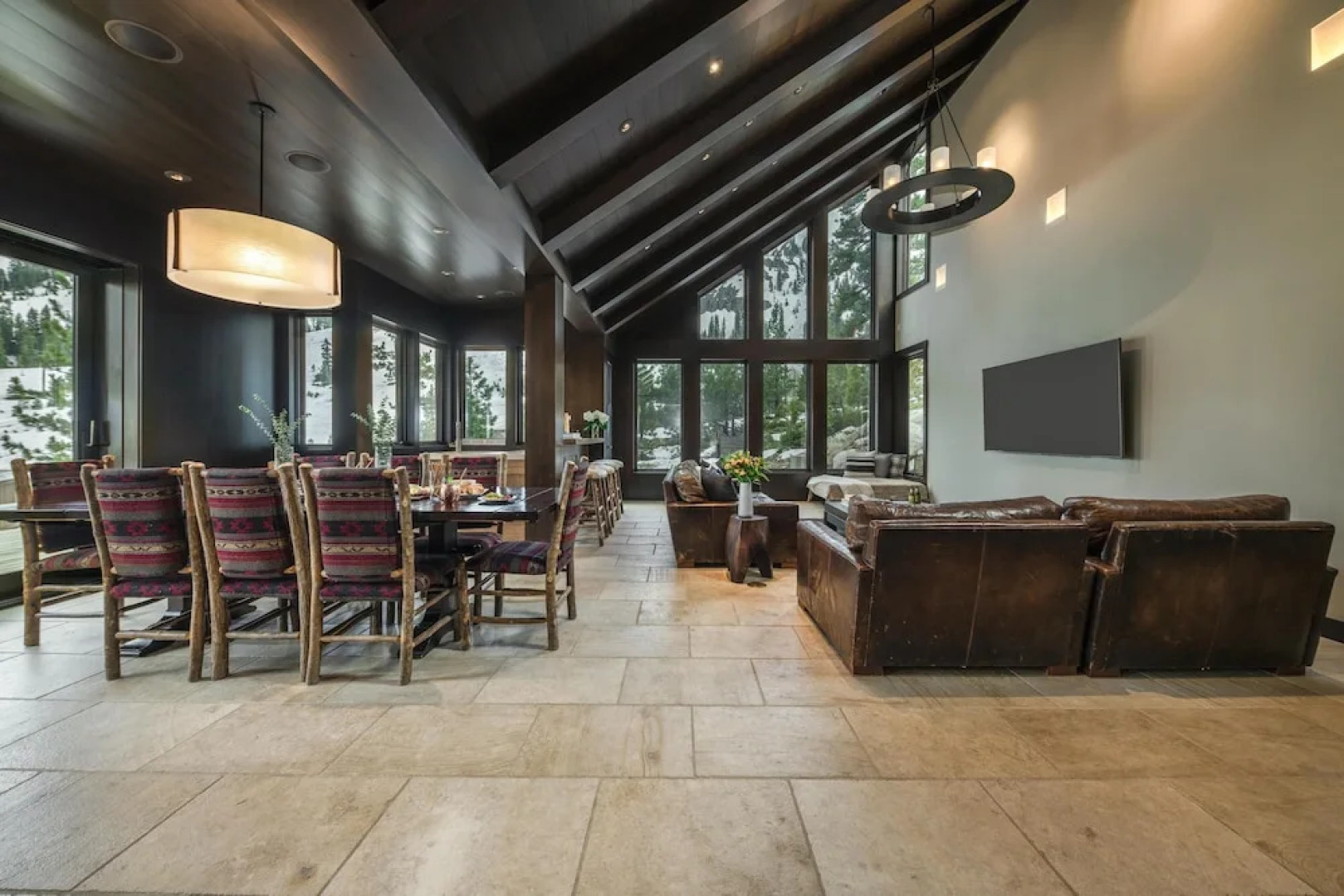 Bronson by AvantStay | Sleeps 17! On the Slopes! Squaw Valley w/Hot Tub&Fire Pit