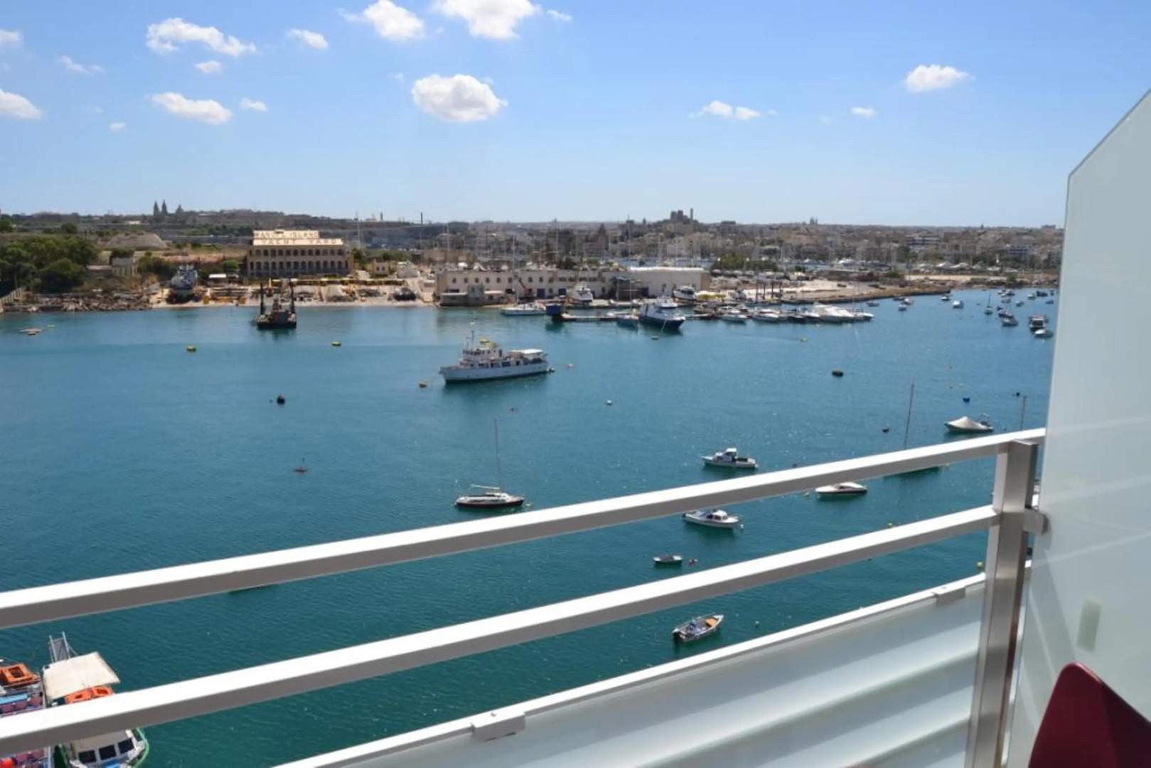 Pebbles Boutique Aparthotel