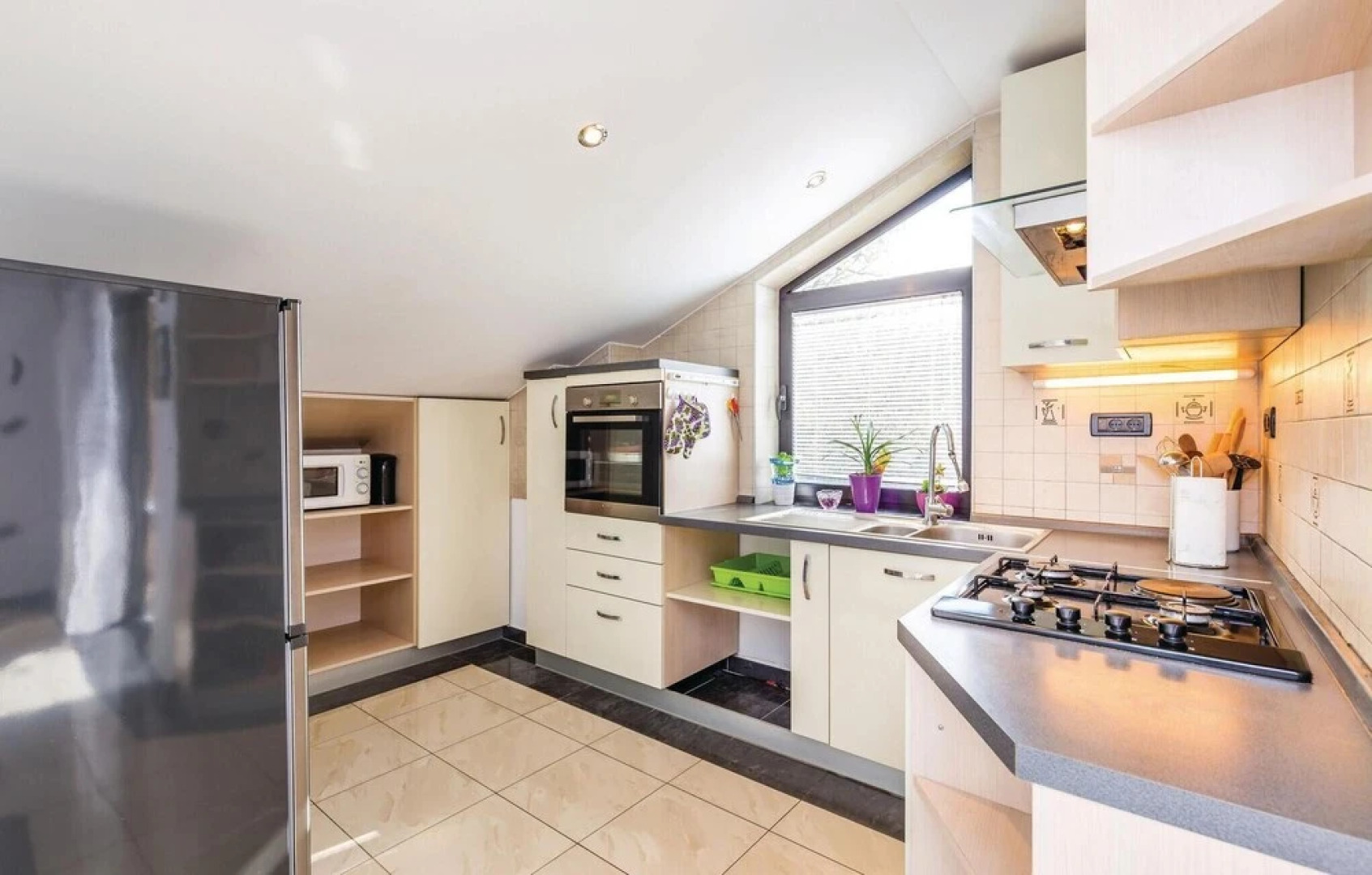 Amazing Home in Spincici With Wifi and 5 Bedrooms