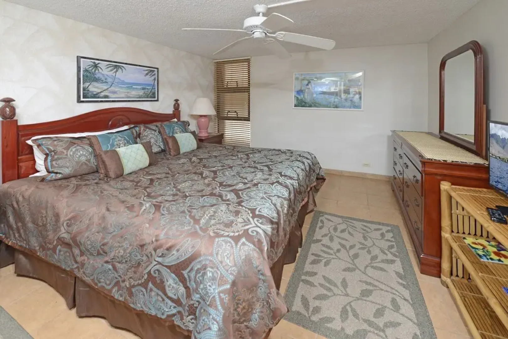 Kaleialoha #305 1 Bedroom 1 Bathroom Condo by Redawning