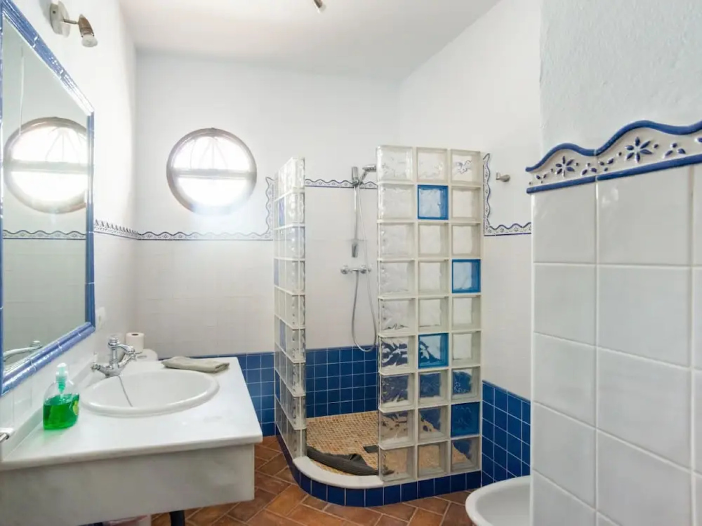 Luxurious Villa in Vejer de la Frontera With Swimming Pool