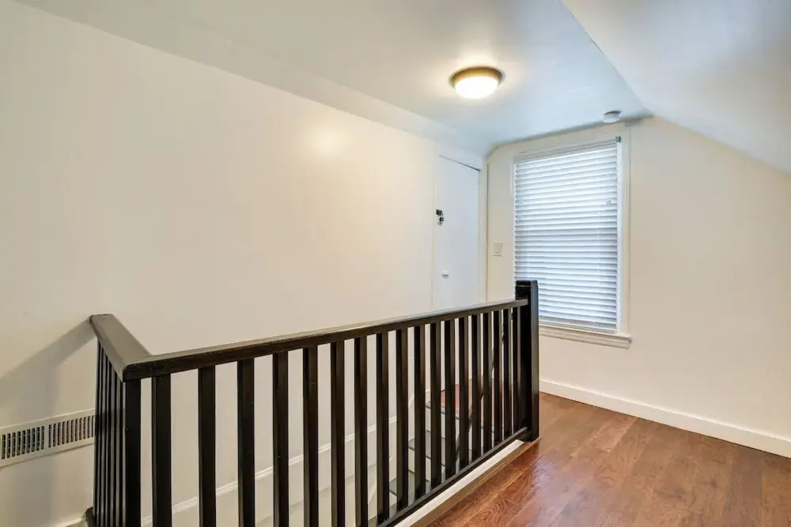 'the Peaceful Post' Cozy Winter Escape in Kingston