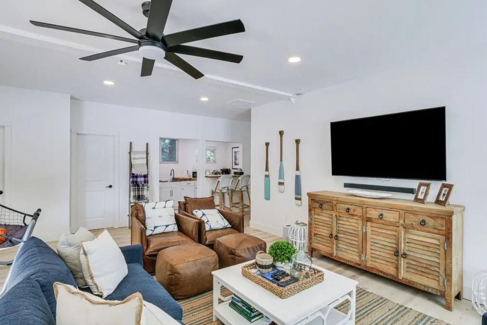 Westwood Cabin: Lake Almanor Across the Street!