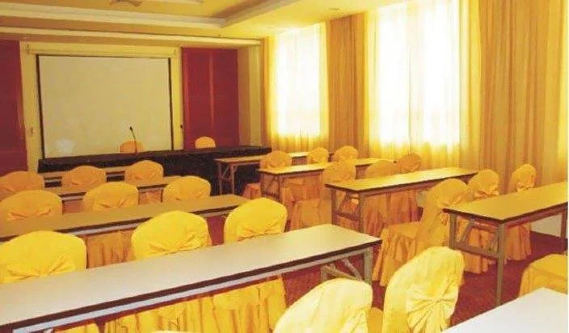 Golden Shuitai Hot Spring