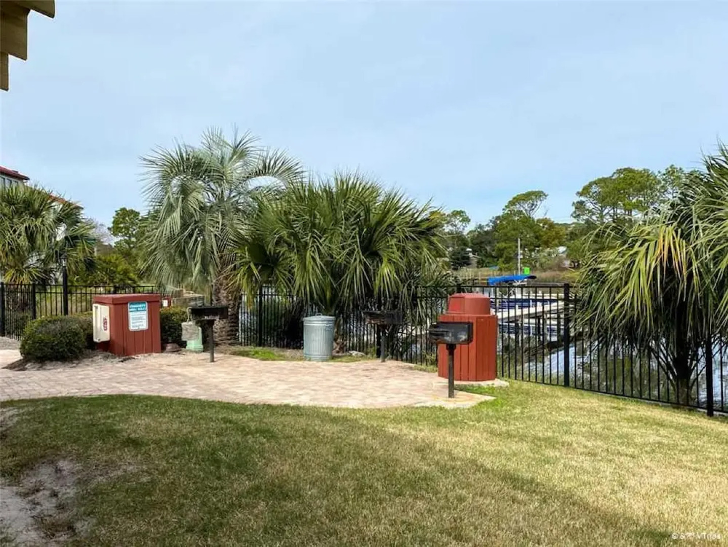 St Thomas Square MOA