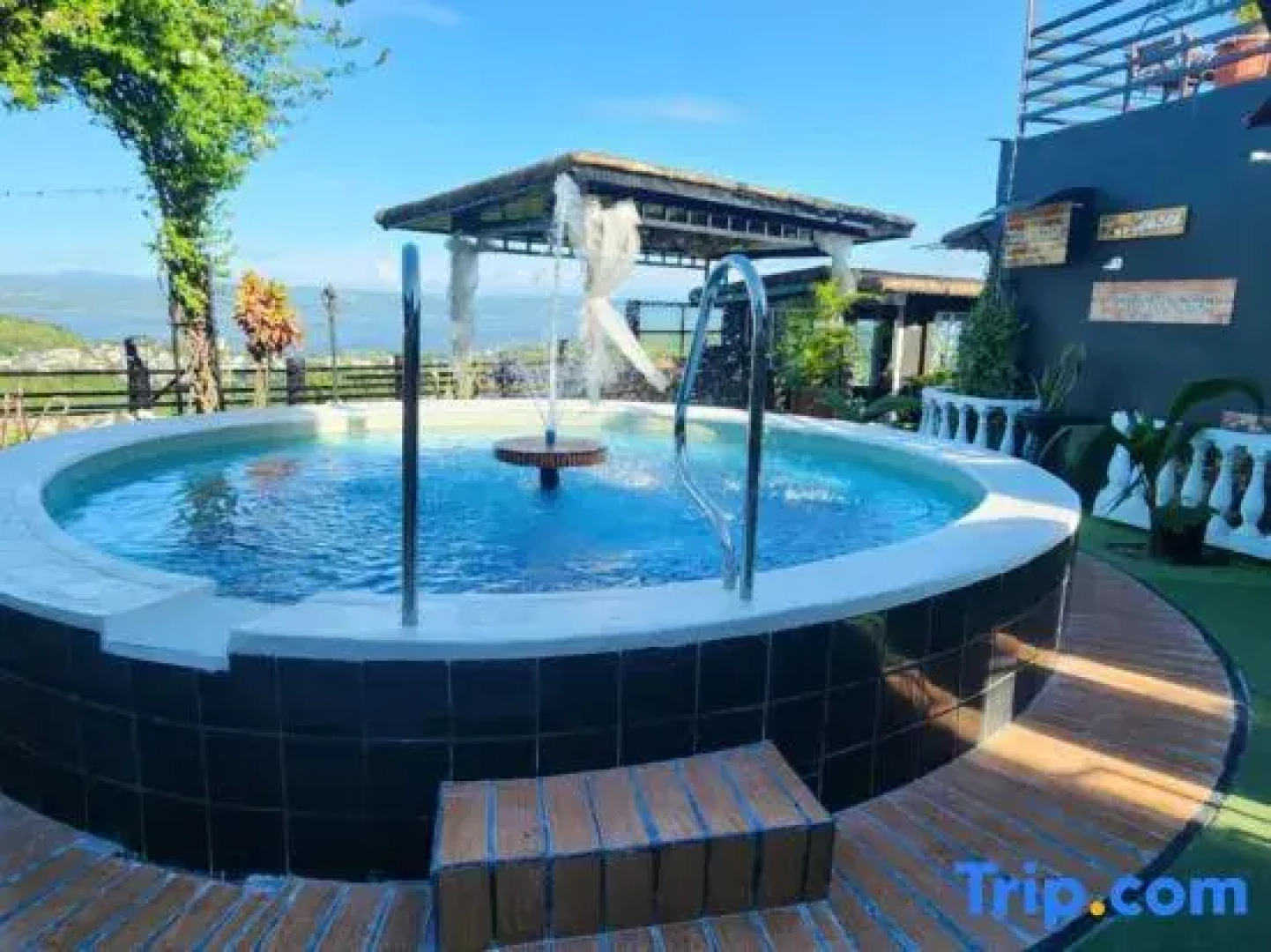 Rocca Del Garda Residences