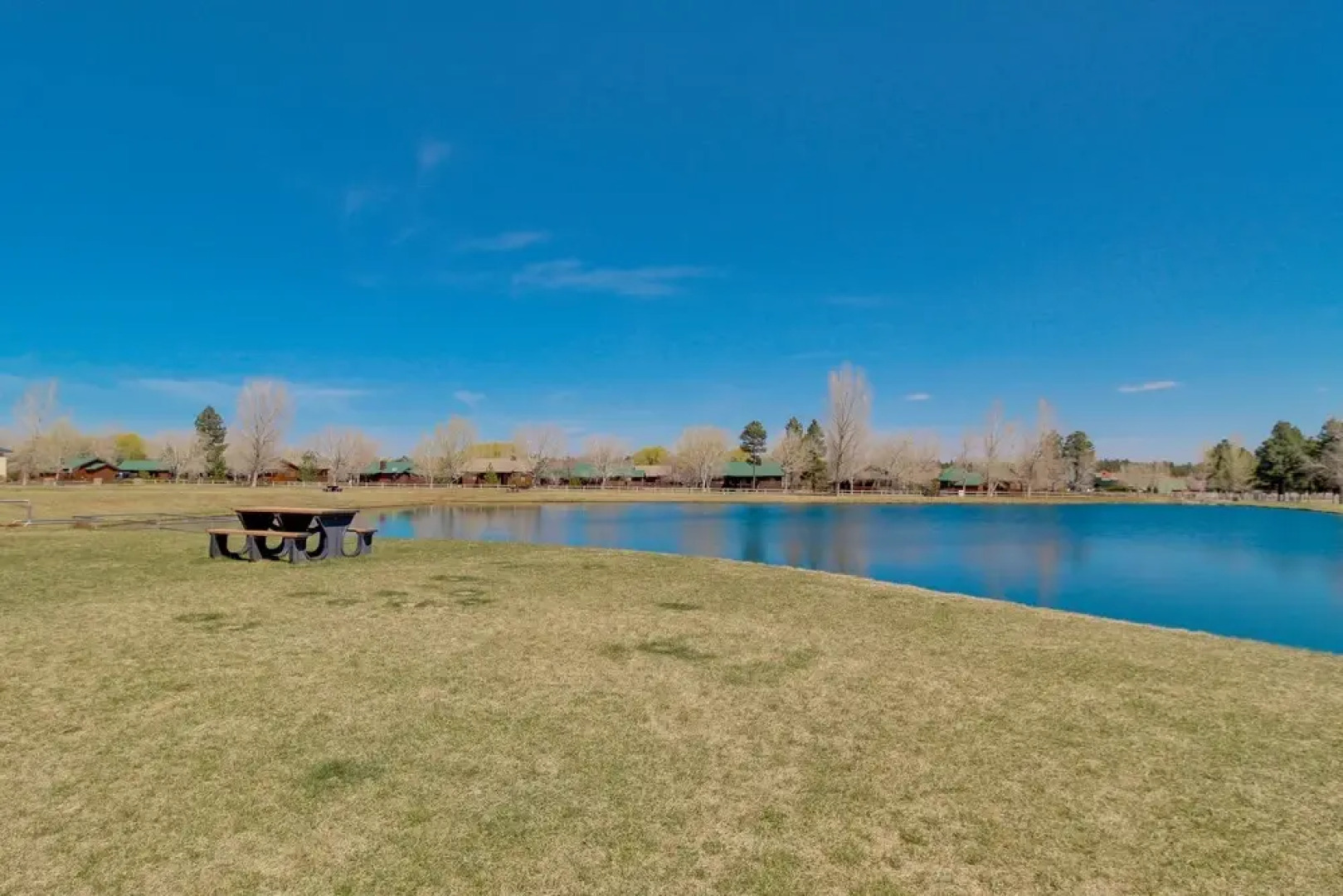 Pet-friendly Overgaard Condo: Porch & Lake Access