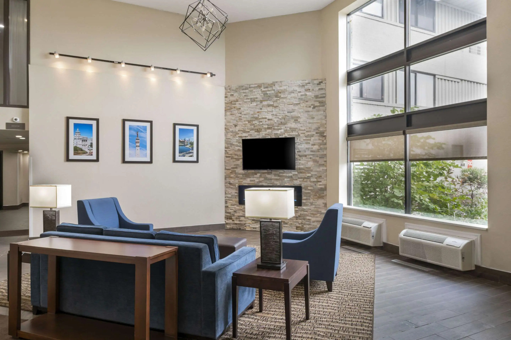 Comfort Inn & Suites Indianapolis Northwest - College Park