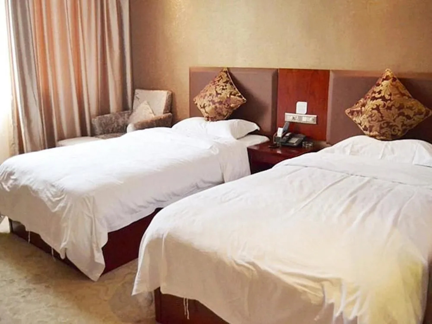 怡莱酒店(阜阳市政府颖淮大道酒店)