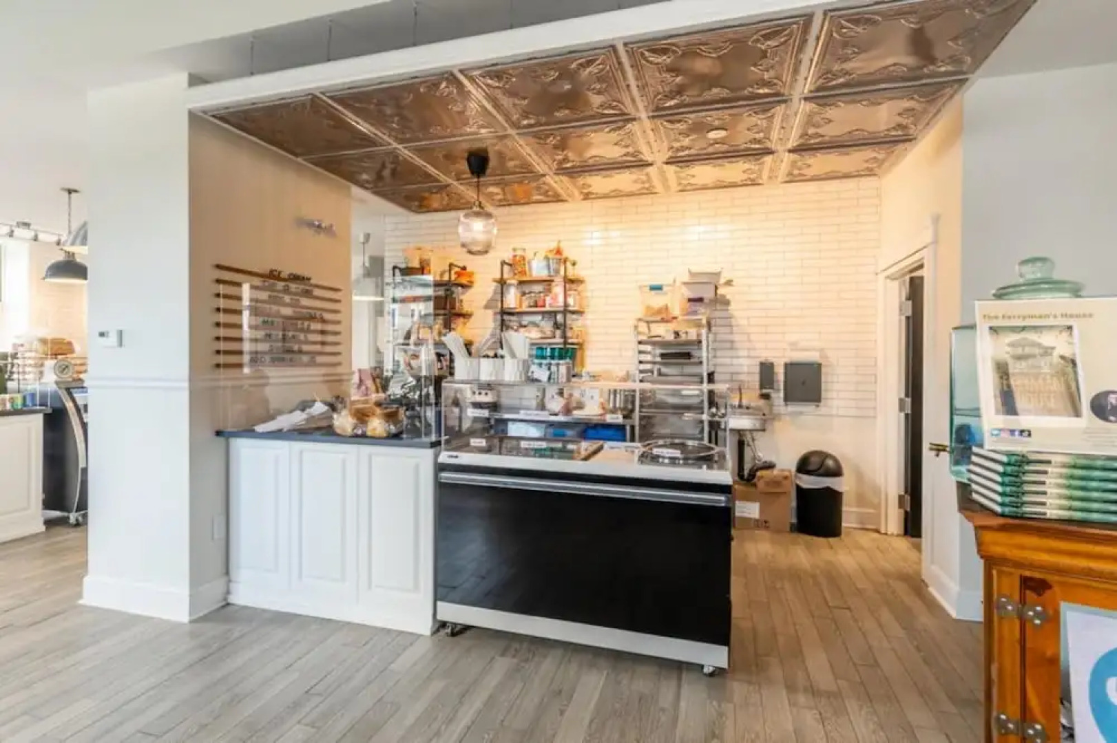 Rideau 2Br Signature Apartment Free Parking