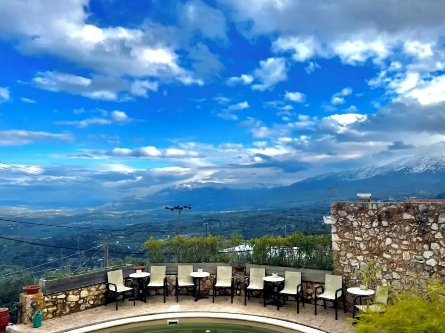 Red Villa - Fliskouni - 1 Bedroom Maisonette