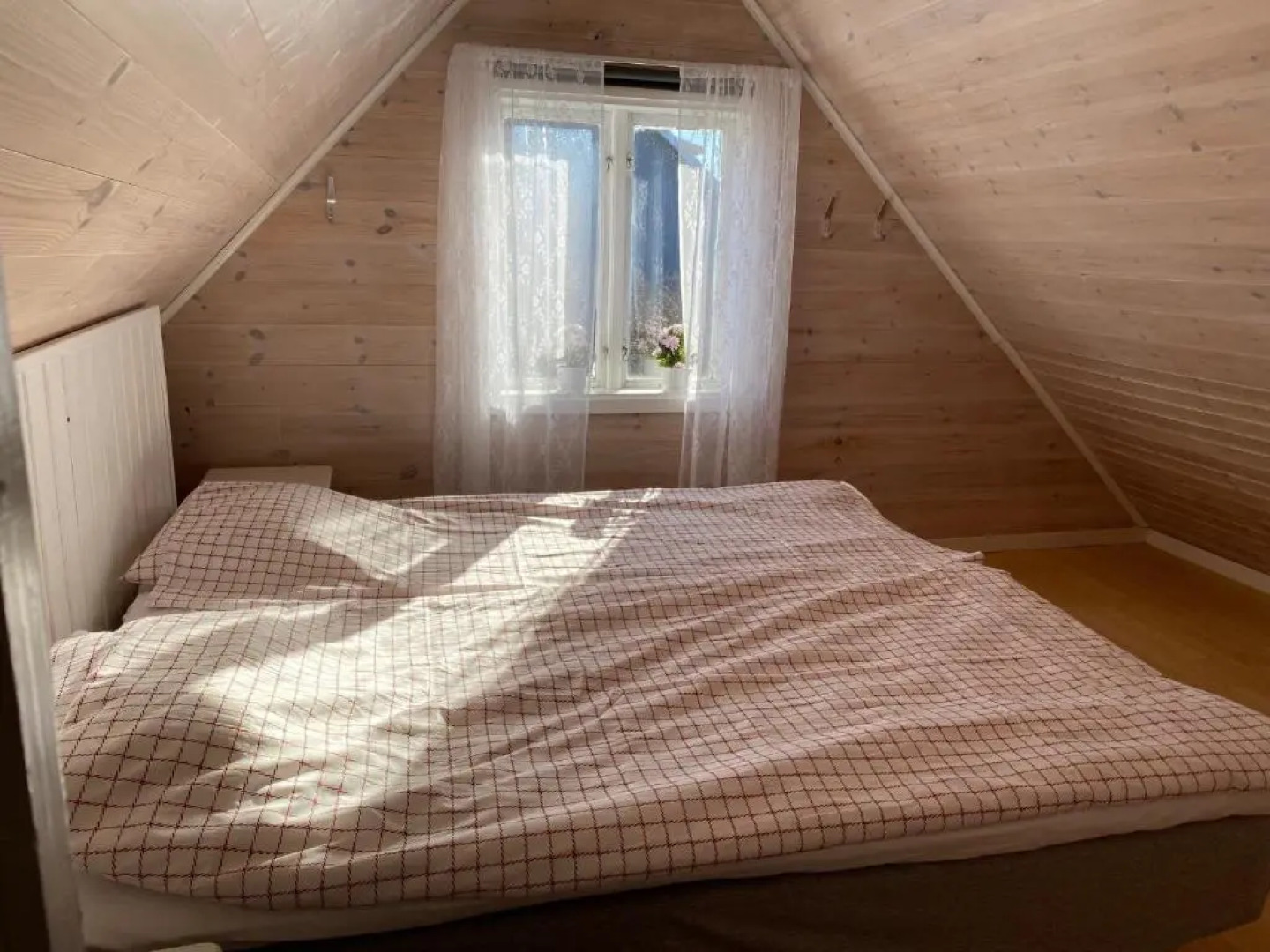 Villa Violen belägen i centrala Borgholm, Öland nära badplats.