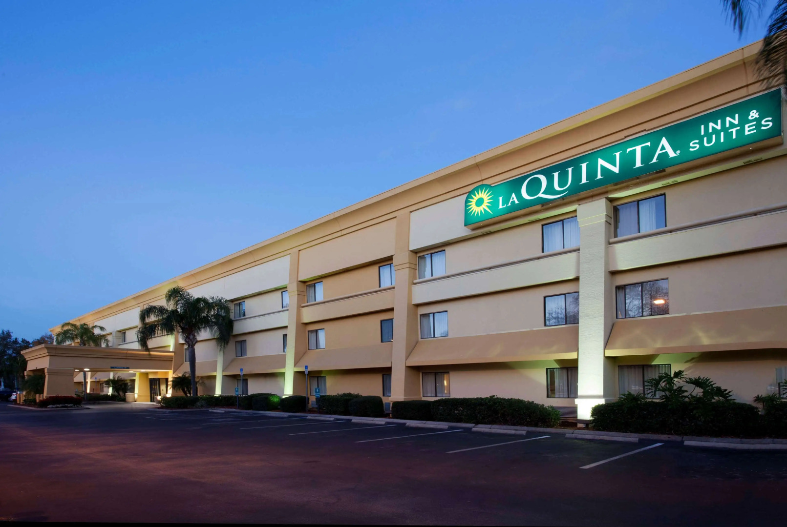 La Quinta Inn & Suites by Wyndham Tampa Fairgrounds - Casino