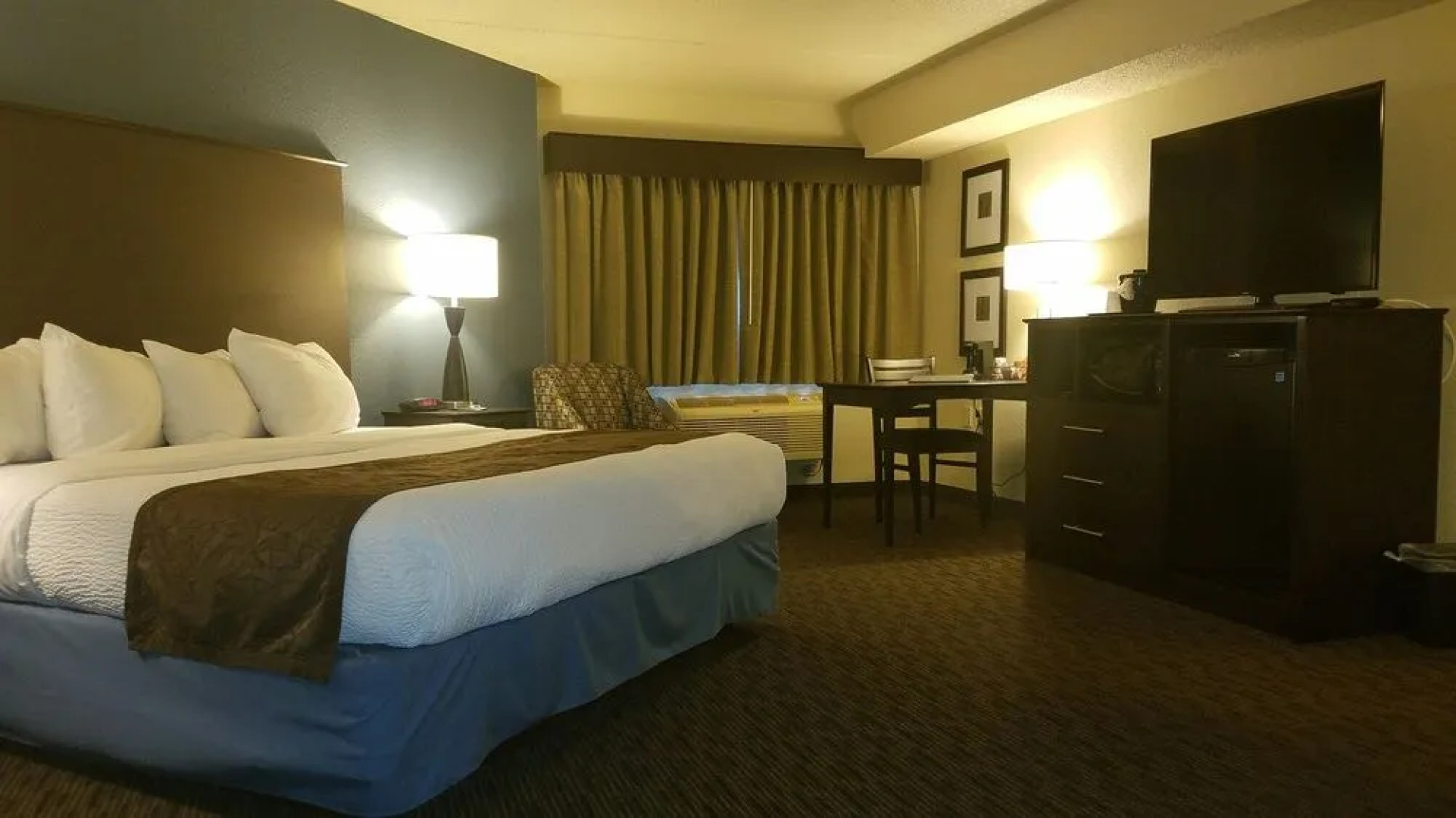 AmericInn Hotel & Suites Mounds View