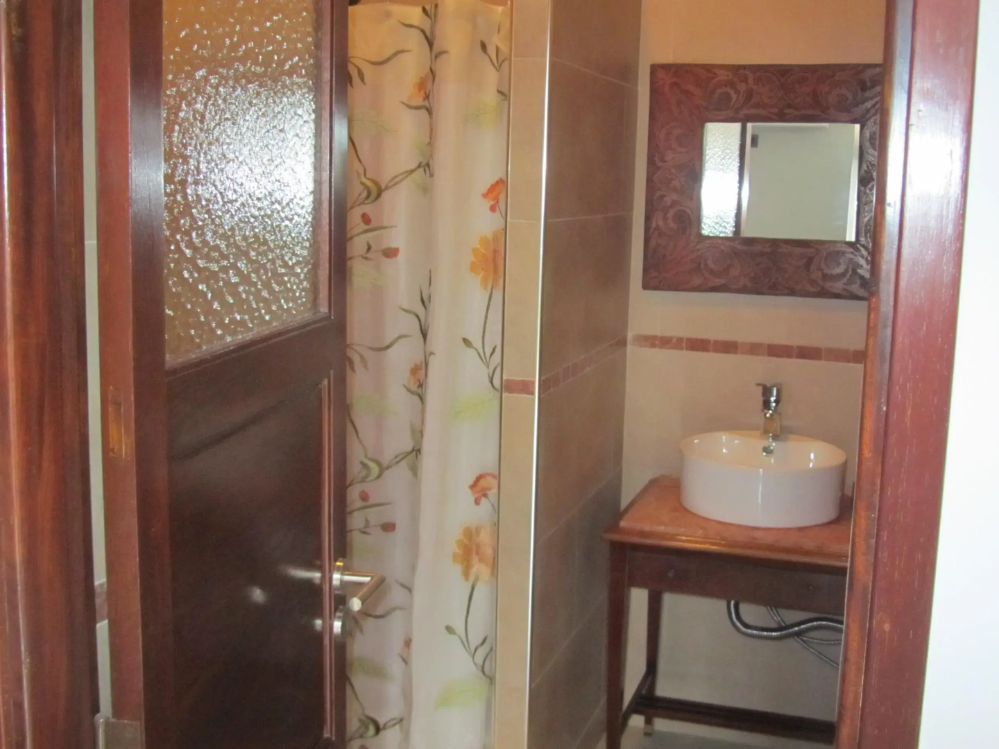 EZE Inn Boutique Hotel