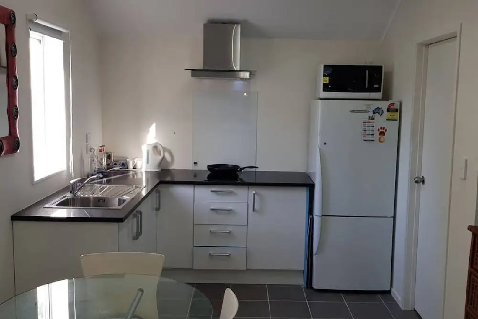 Beautiful and Bright Studio Apartment, Botany Downs