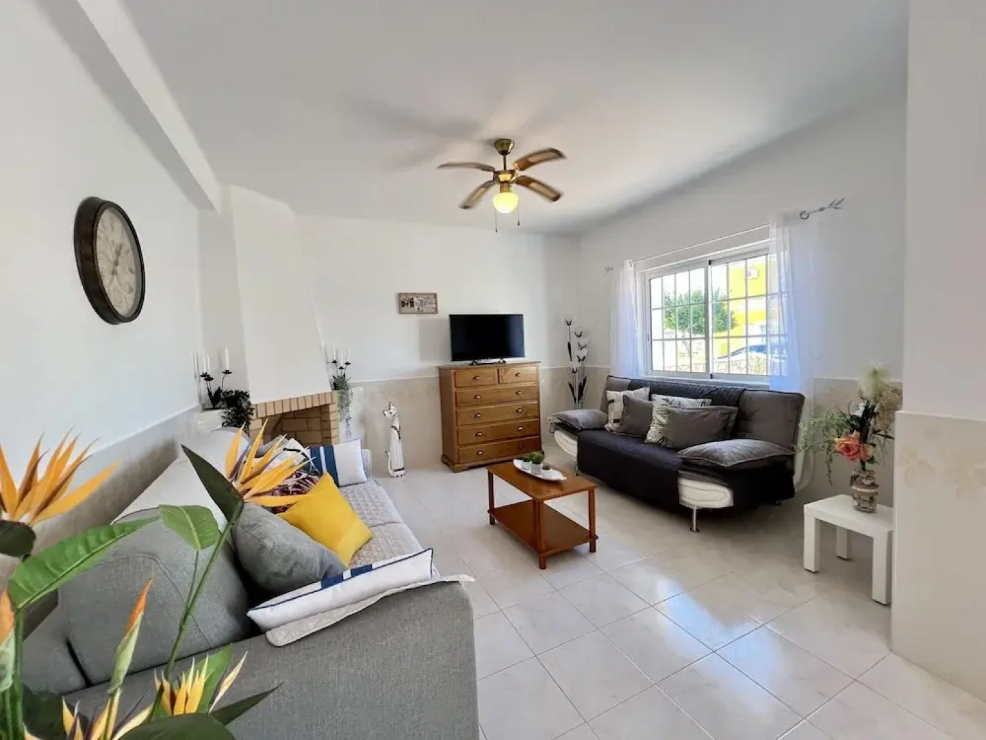 Pêra Stylish Villa With Pool by Homing