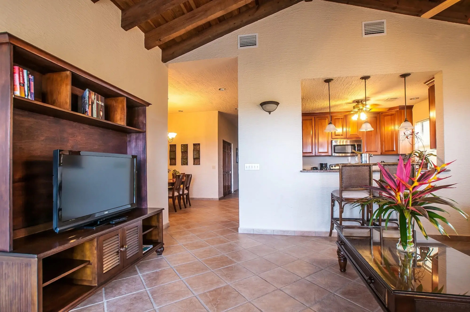 Clarion Suites Roatan at Pineapple Villas