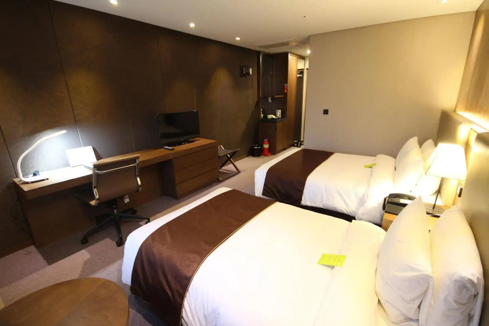 The Central Plaza Hotel