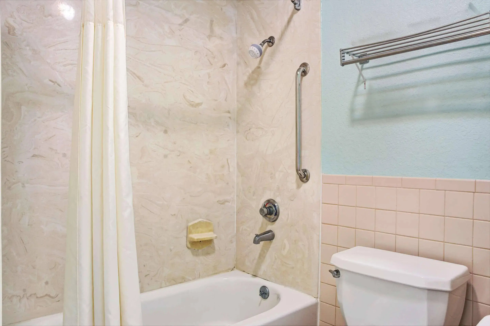 Days Inn by Wyndham El Campo TX