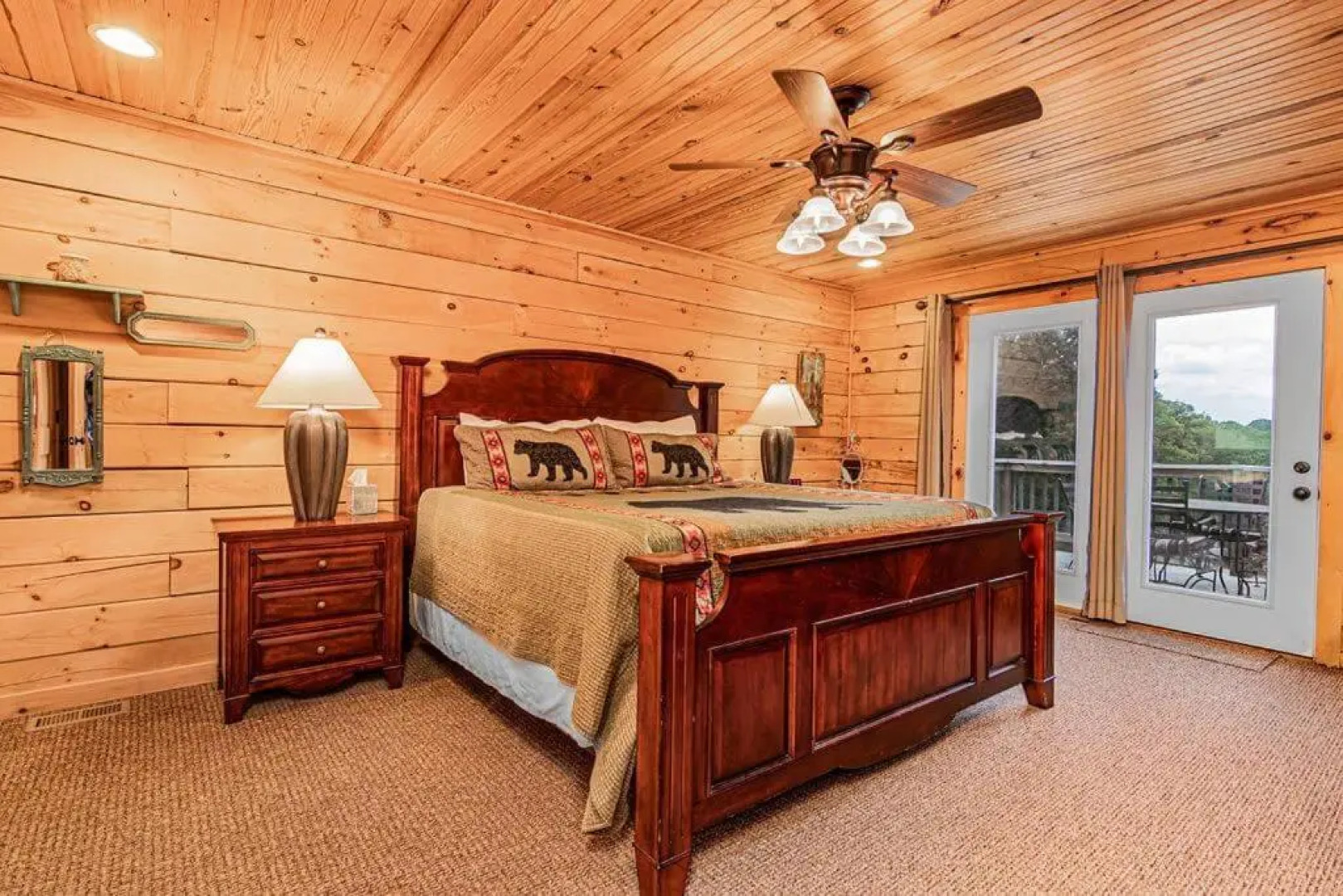 Luxury 2700 Sq Ft Log Cabin Private Hot Tub Game room Pool Table Best View