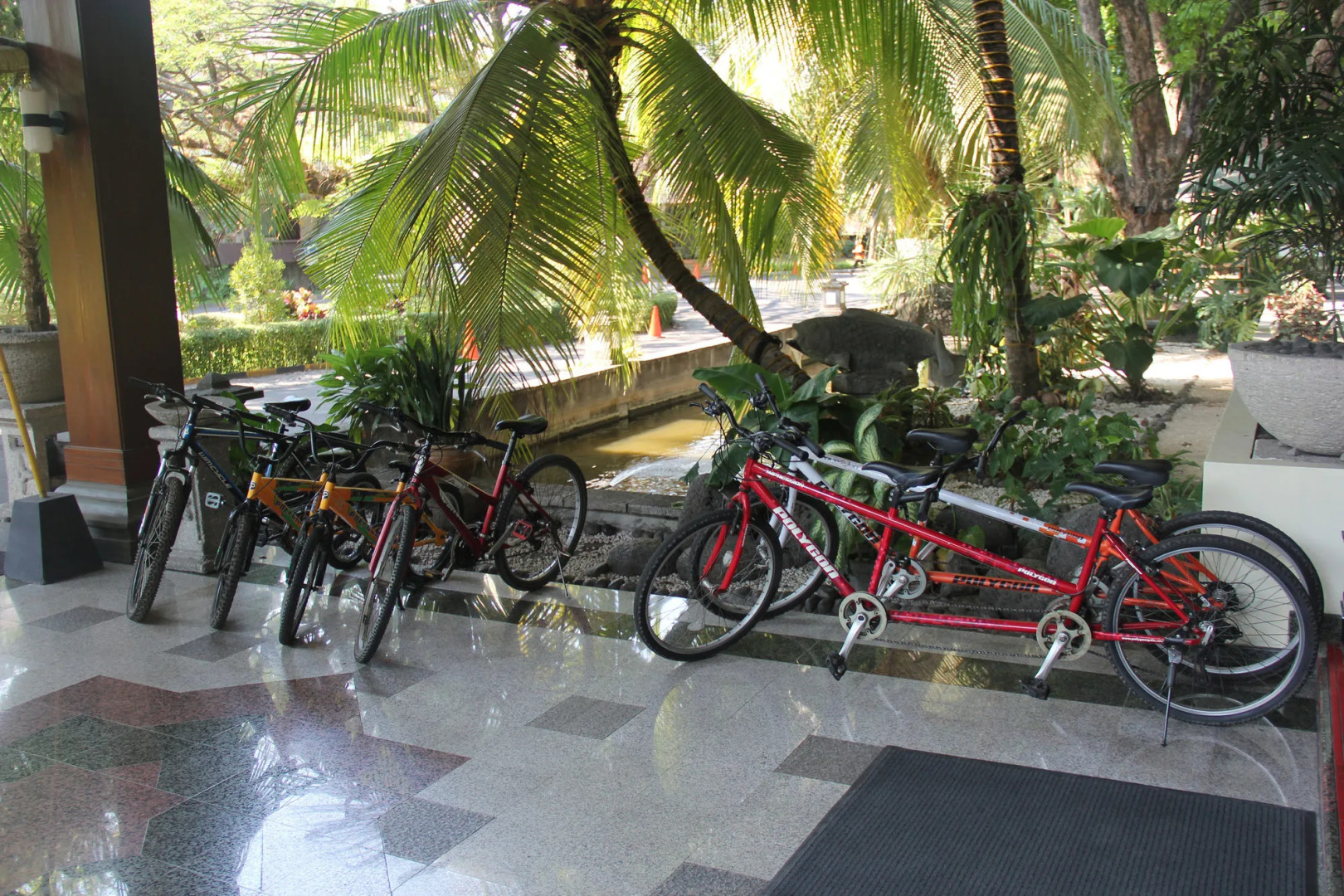 Singgasana Hotel Surabaya