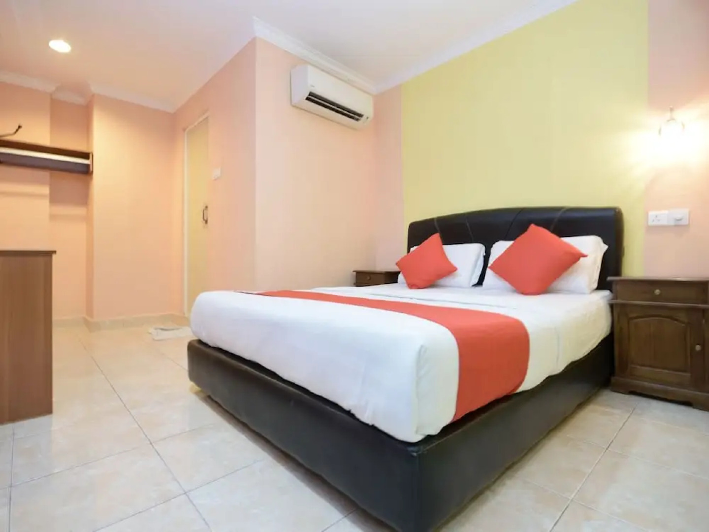 Hotel Grand Nadia By OYO Rooms