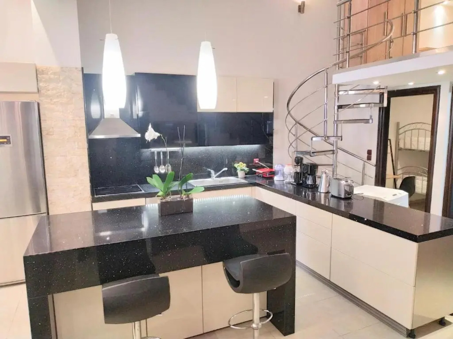 Luxury Apartment with Sea View near Kallithea