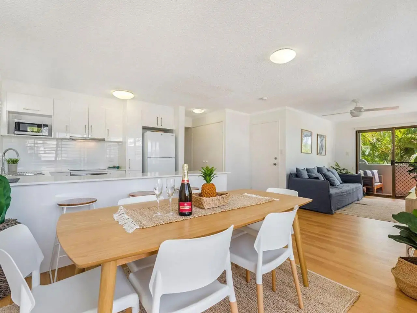 Belmondos Unit 4 Noosa Parade 81