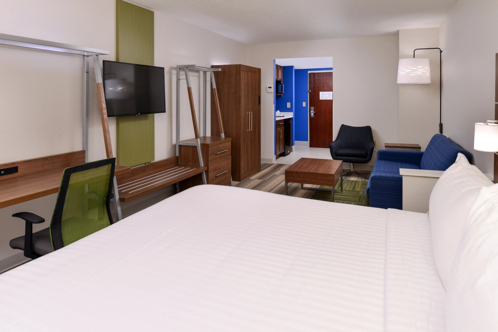 Holiday Inn Express & Suites Raleigh NE - Medical Ctr Area by IHG