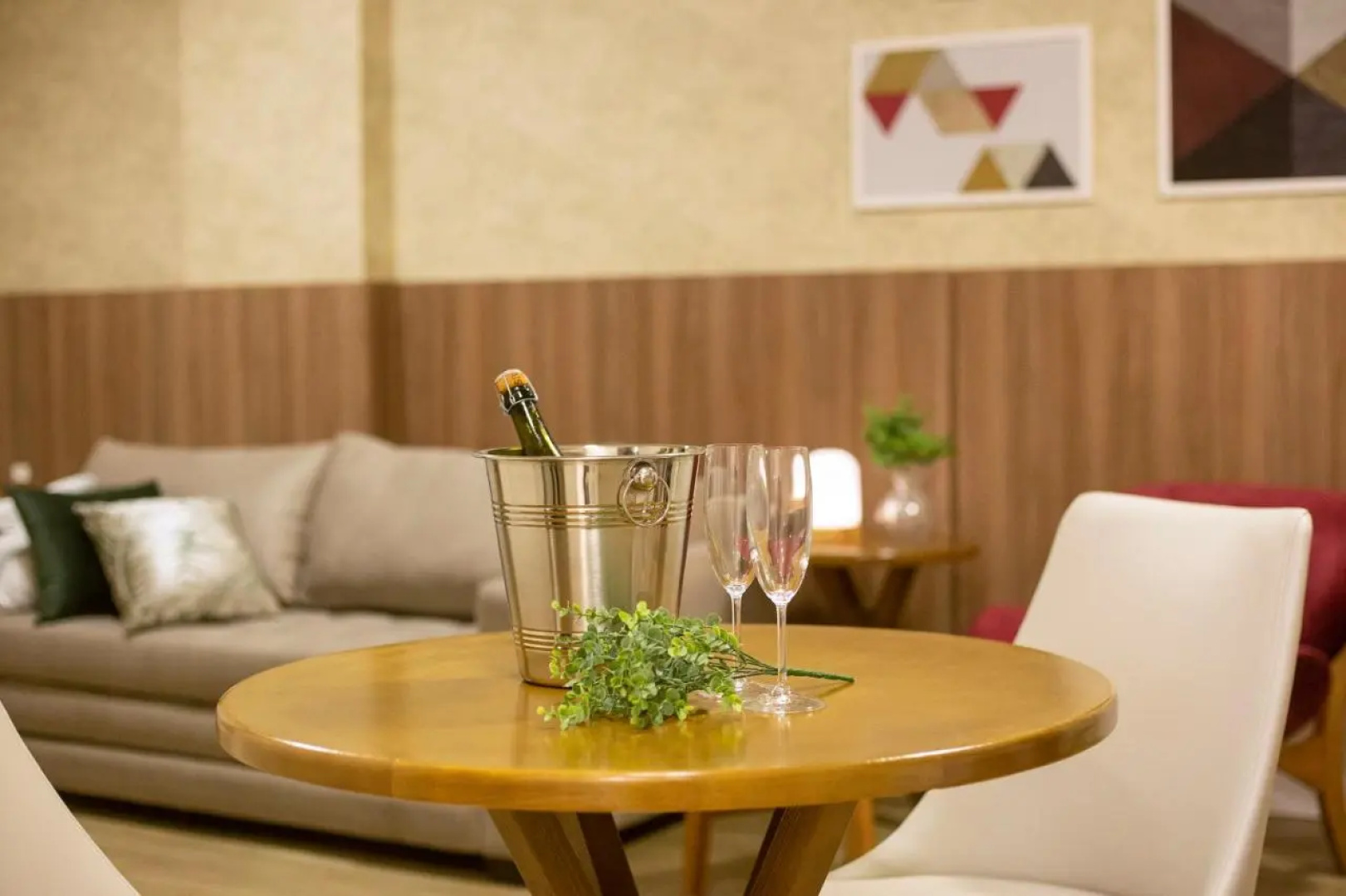 Lefel Hotel