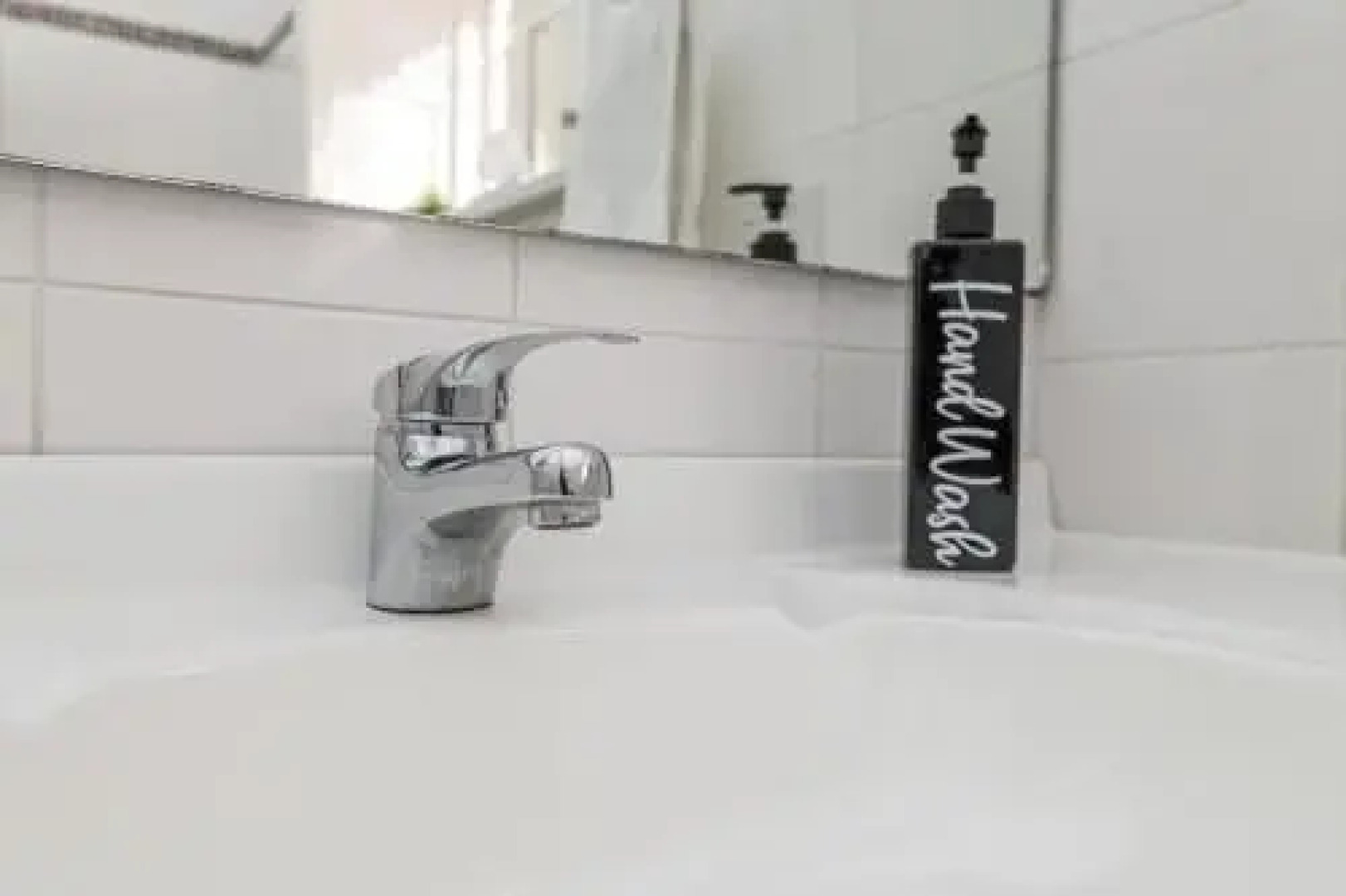 Five Ways CBD Apartment - Spacious, Wifi, Free Parking