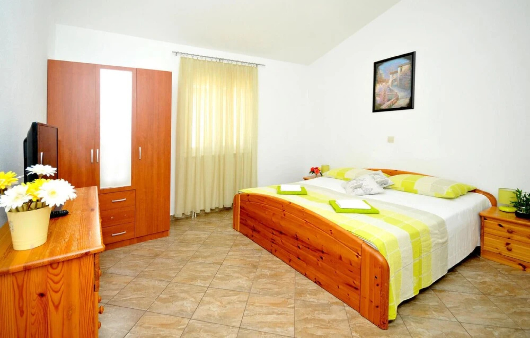 Beautiful Home in Kastel Stafilic With Wifi and 4 Bedrooms