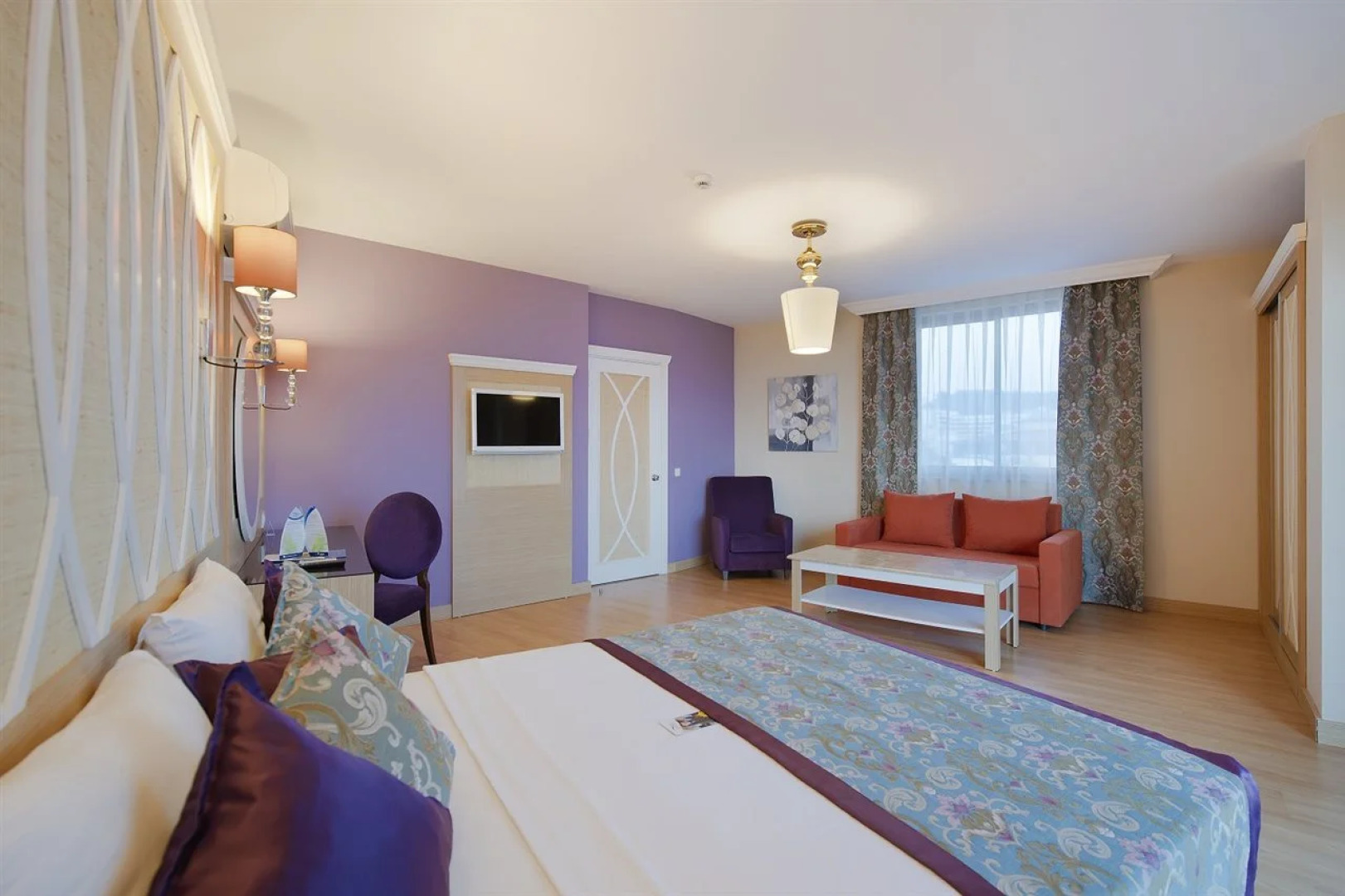 Quattro Beach Spa & Resort Hotel