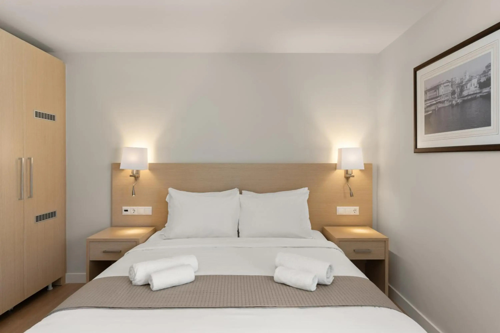 Gallery Central Piraeus Port