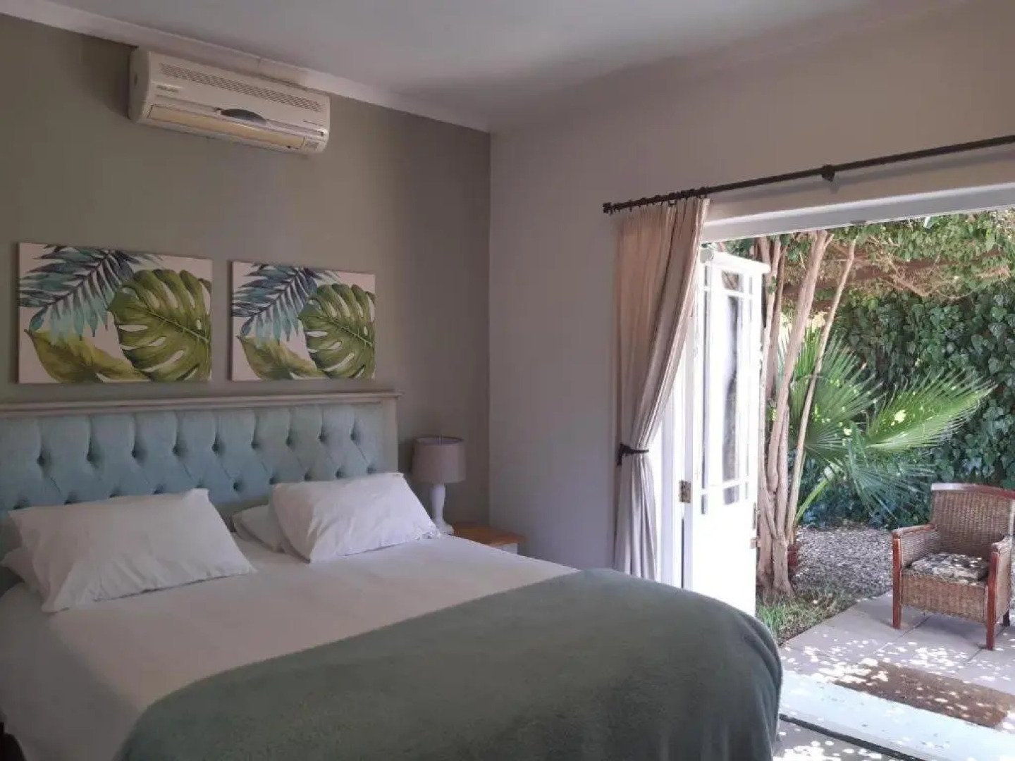 Lady Loch Country House