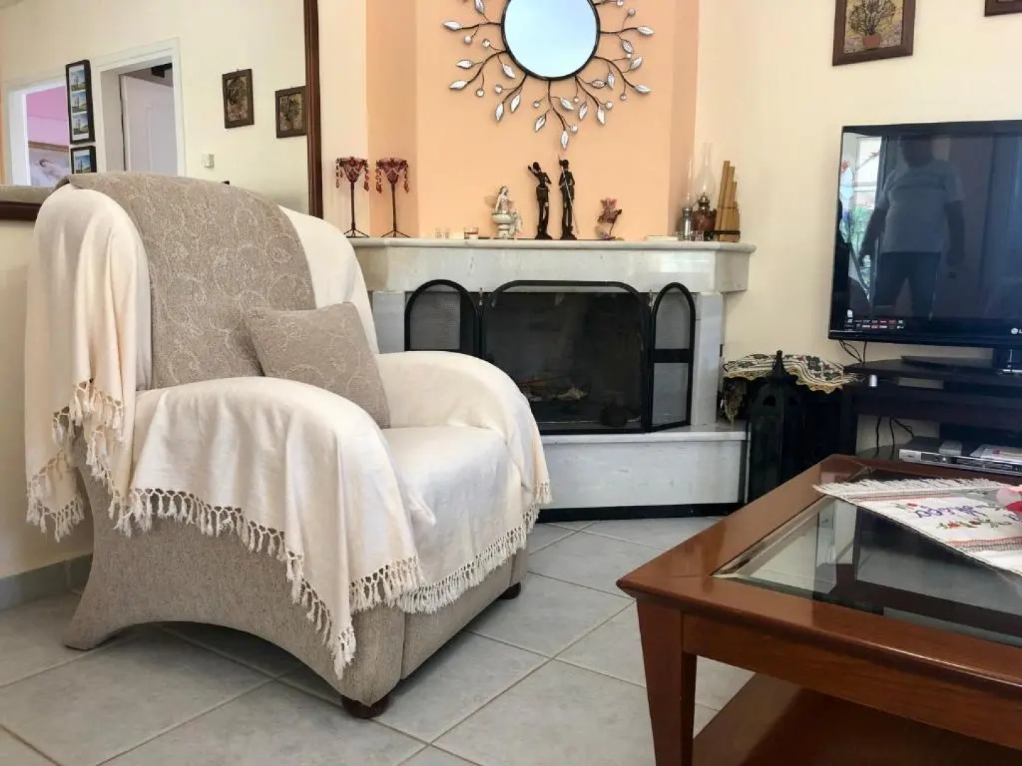 Gerakini 2BR Apt with Shared Pool