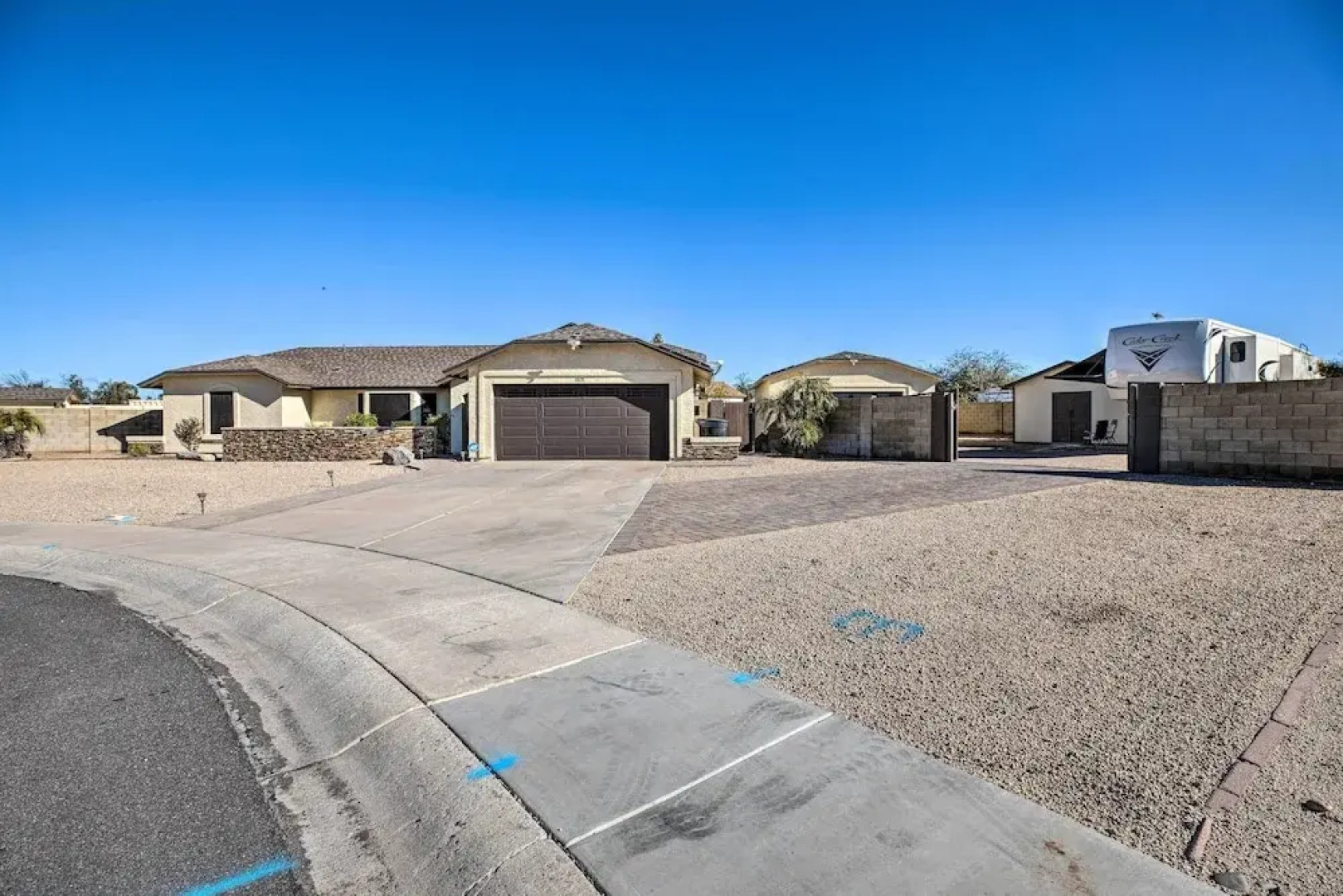 3 Mi to Westgate: Desert Home w/ Hot Tub in Peoria