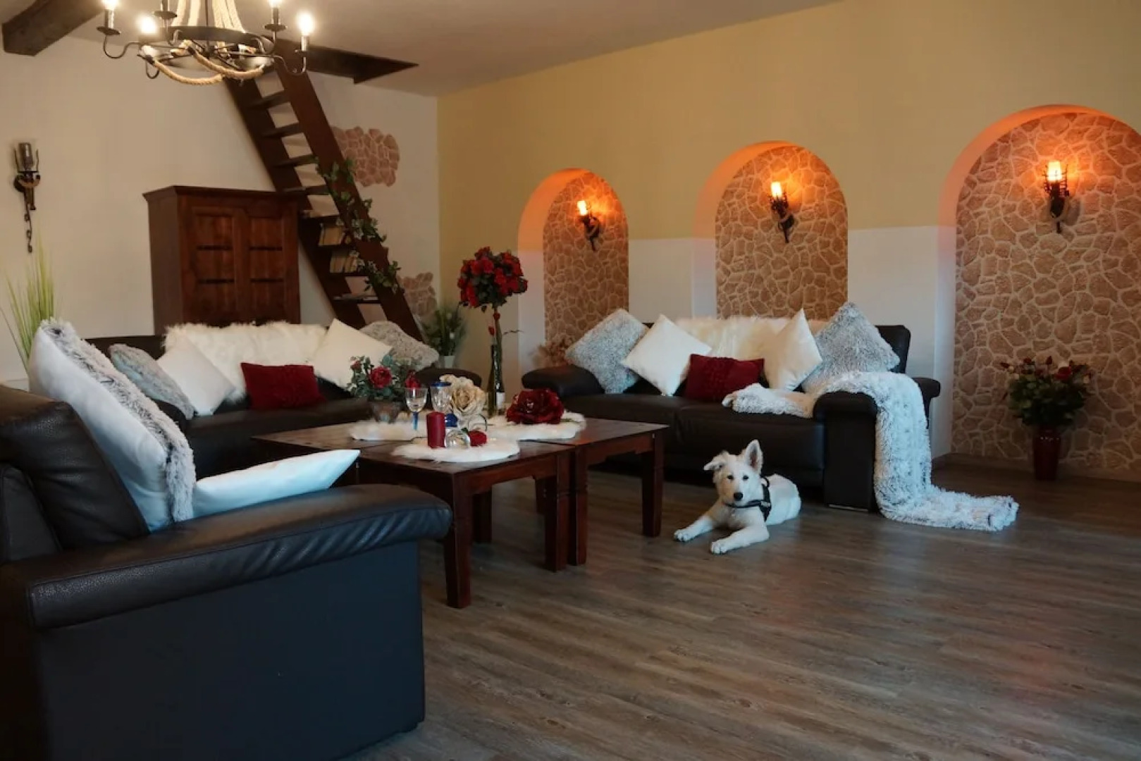 Villa Romantica Large Holiday Home For Up To 12 People, Dogs Welcome