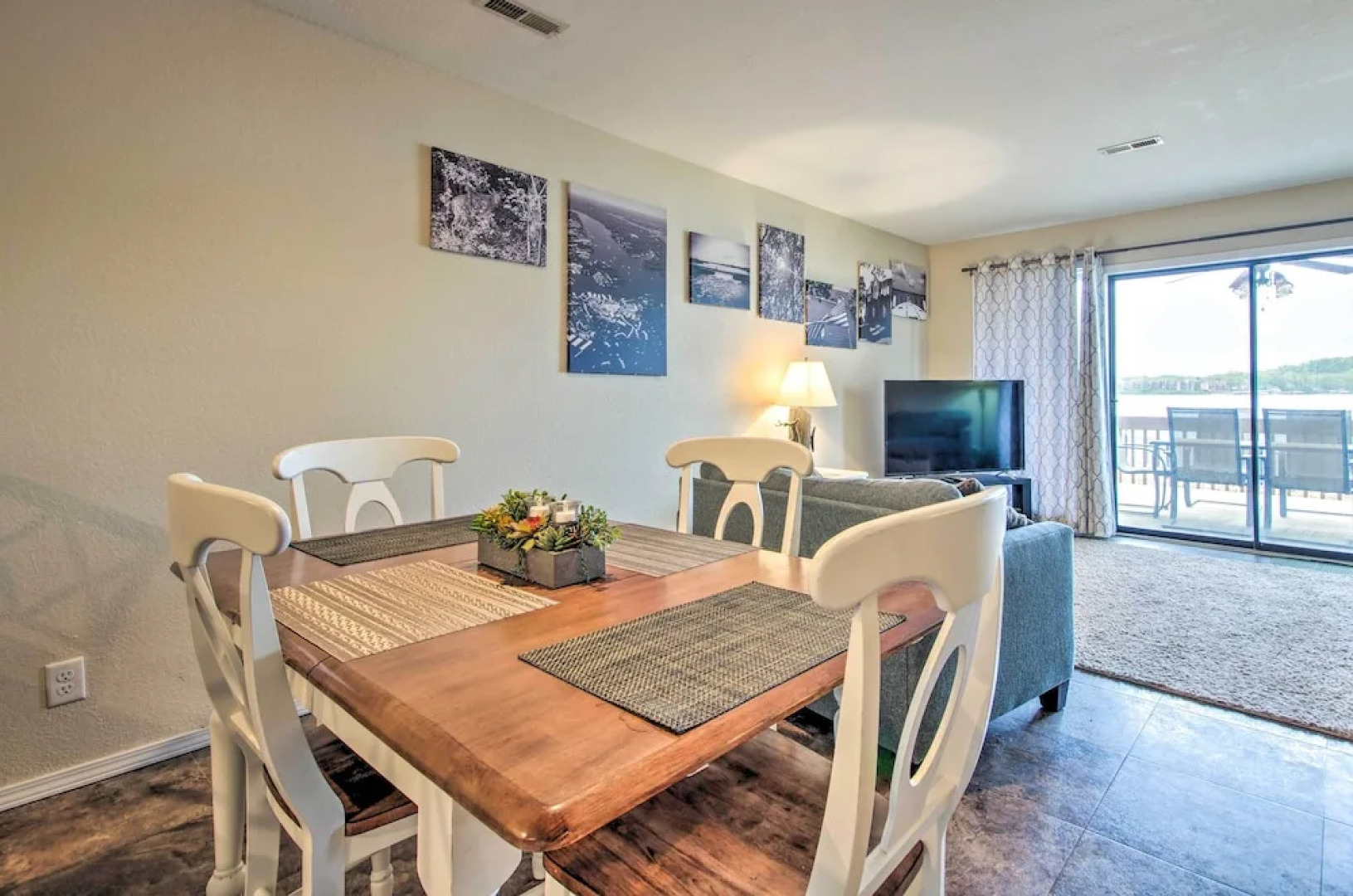 Pool Days & Water Fun Await: Lake Ozark Escape!