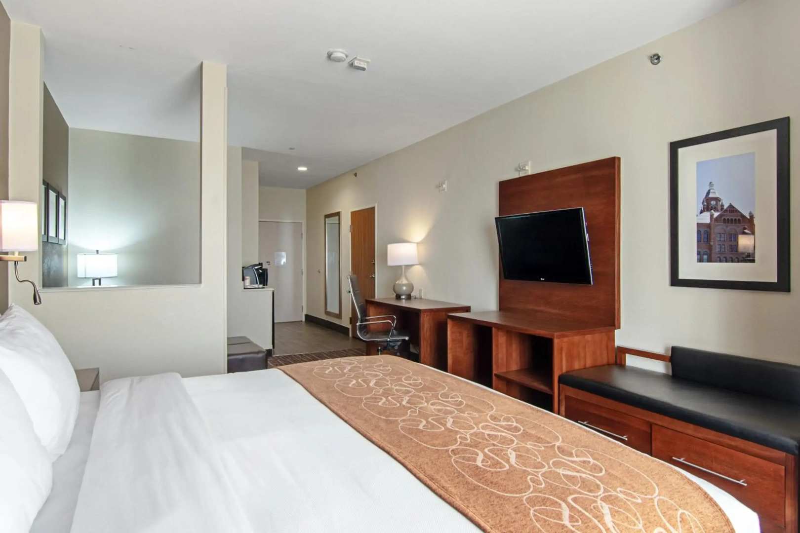 Comfort Suites NW Dallas Near Love Field