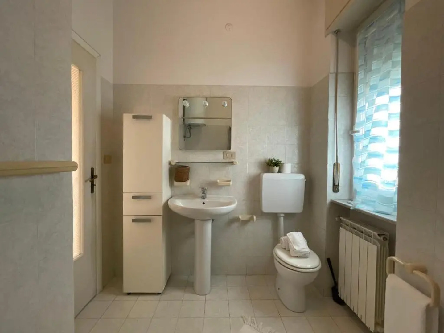 Piazza Doria 3 e 4 Locali Di fronte al Mare