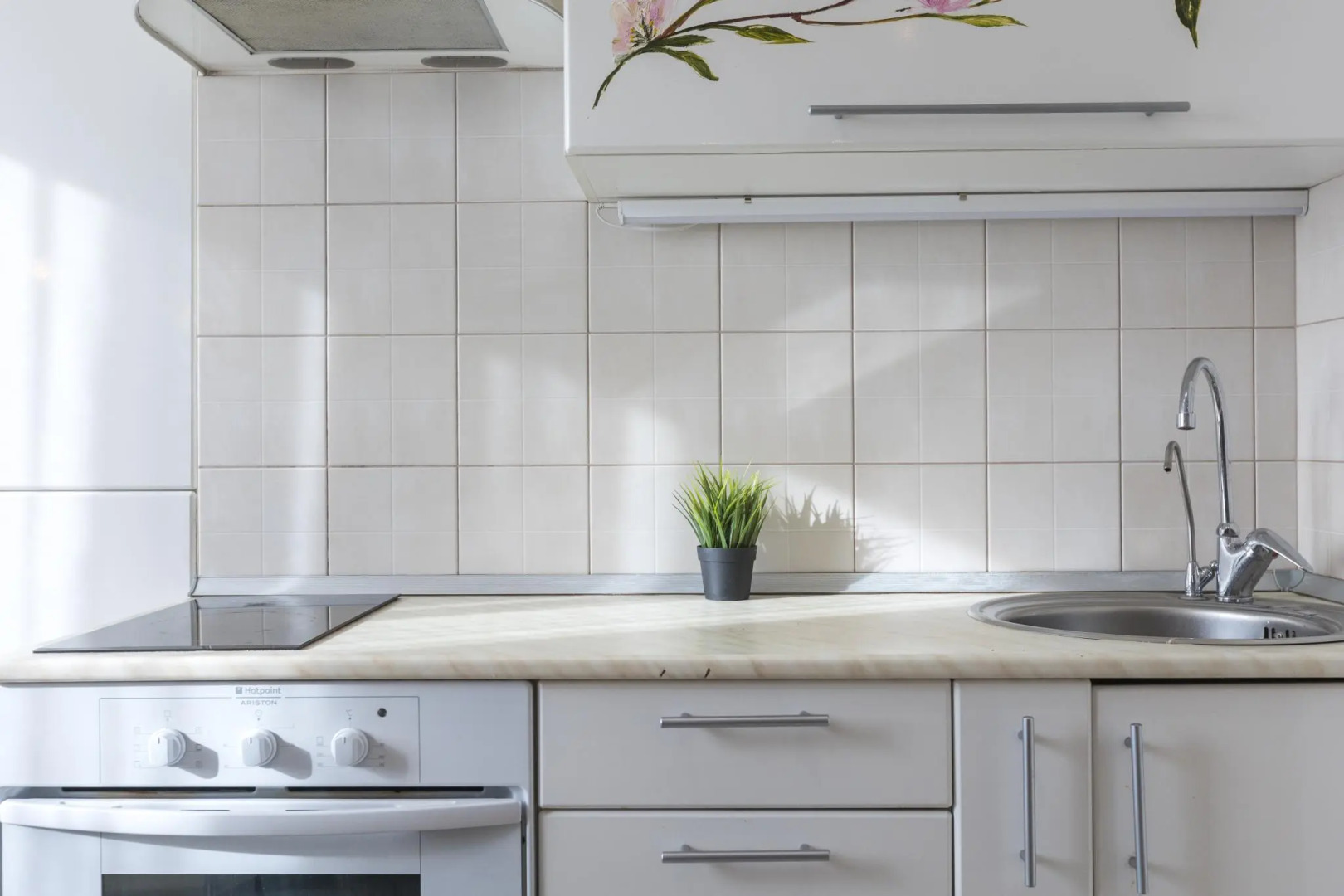 Yousinn (Юсинн) на улице 2-ой Обской 73