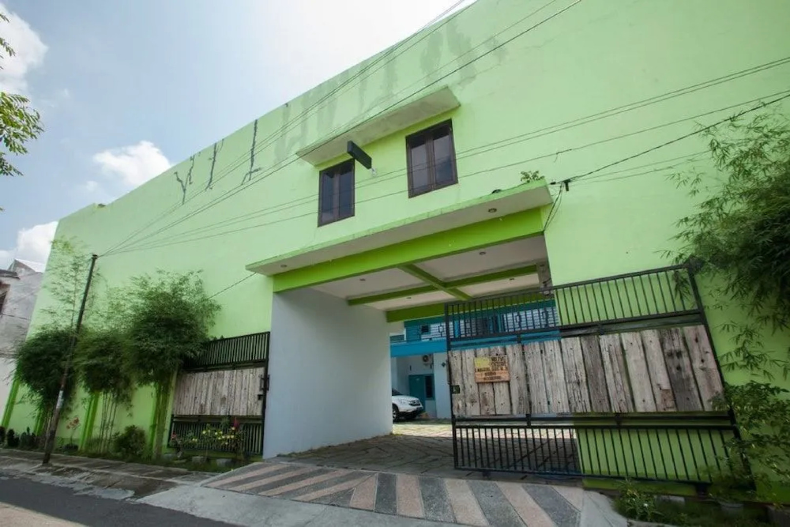 RedDoorz @ Kartohardjo Madiun