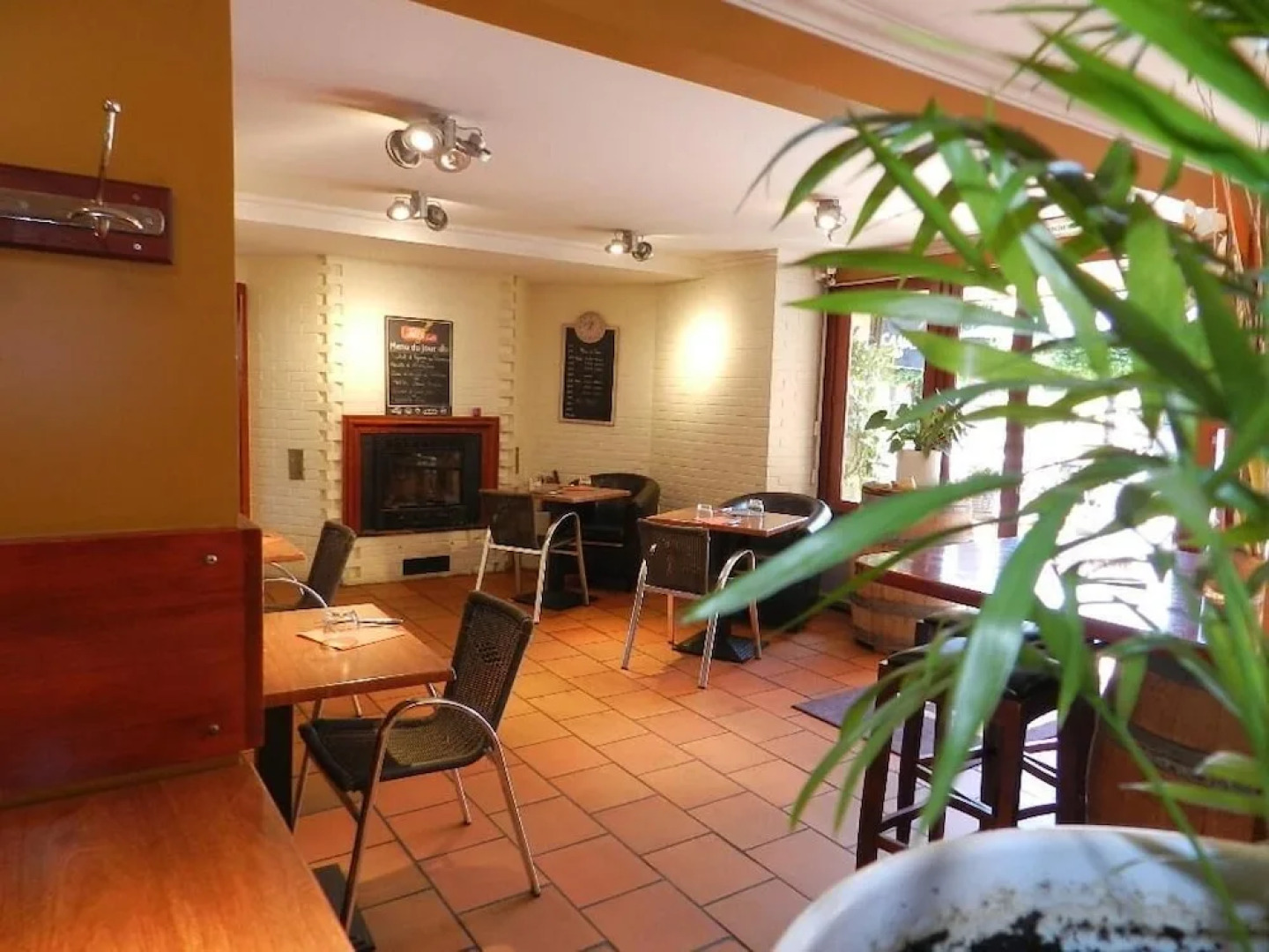 Les Provinciales Hotel & Restaurent