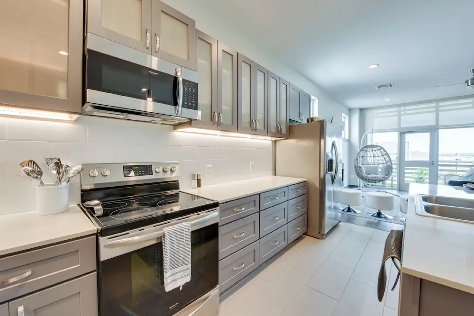 Lake Charles Retreat w/ Fireplace Near Casinos!