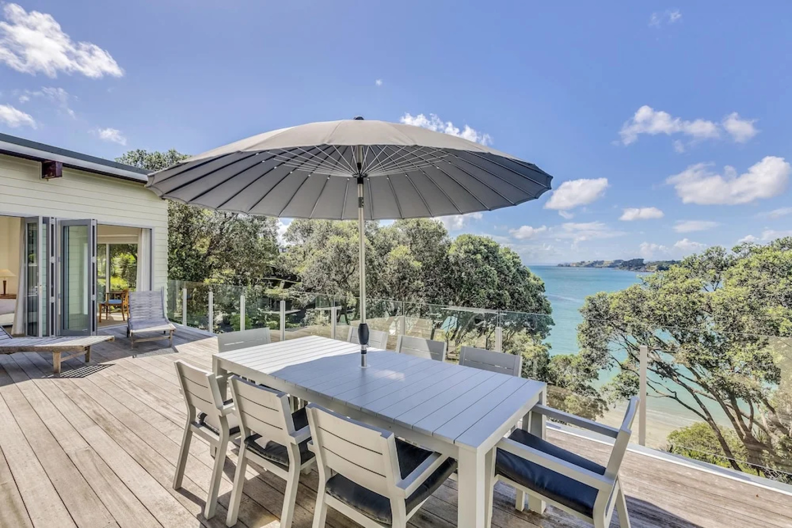 Absolute Beachfront Oneroa