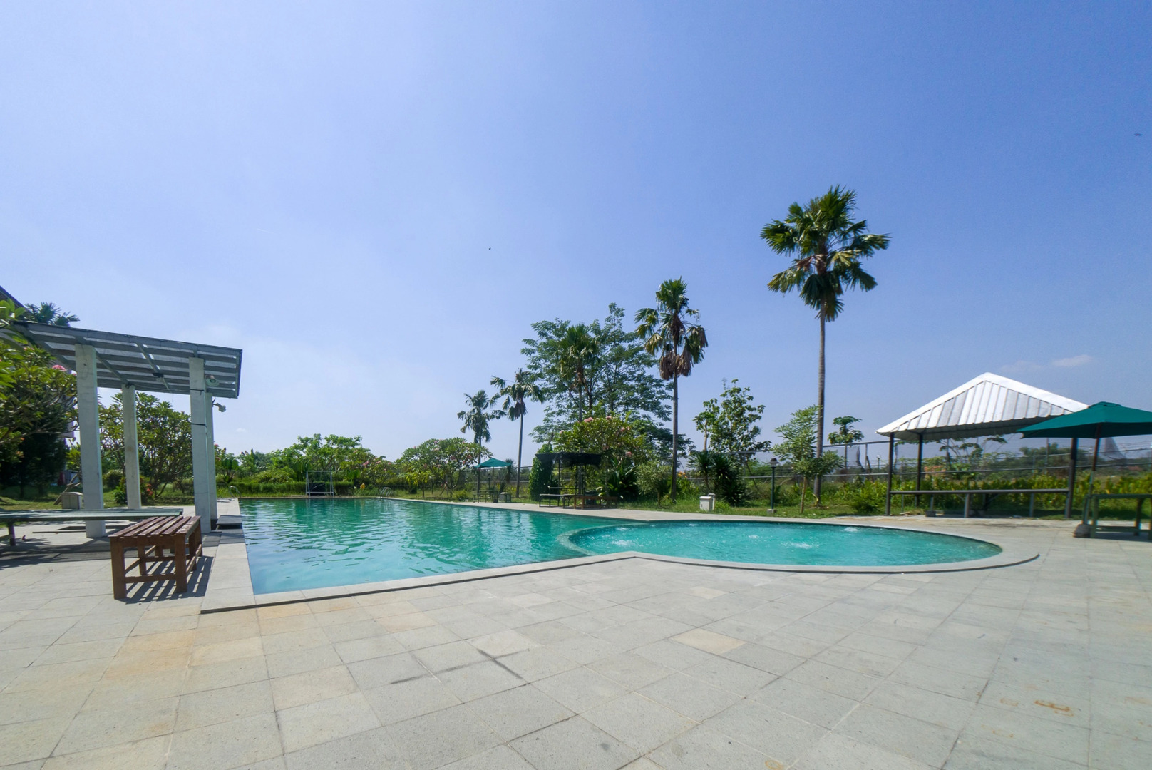 RedDoorz Premium @ Raya Bojonegoro